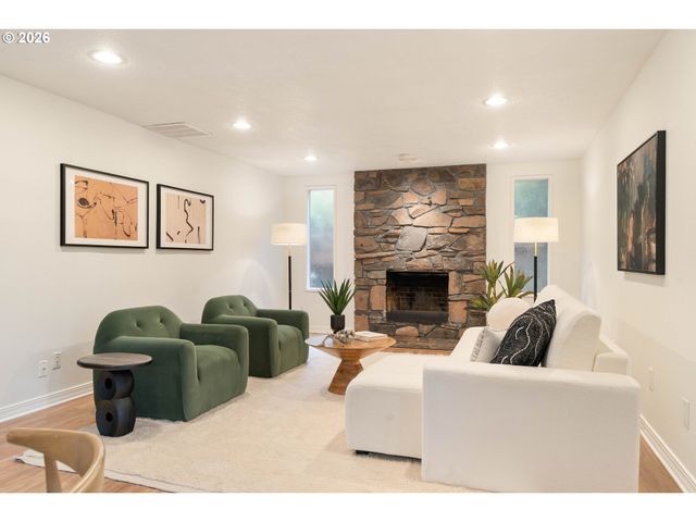 1431 KILLARNEY Dr, West Linn, OR 97068