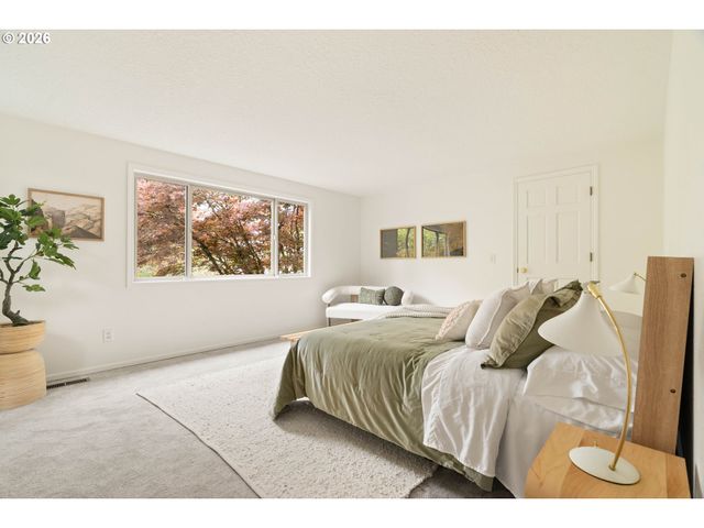 1431 KILLARNEY Dr, West Linn, OR 97068