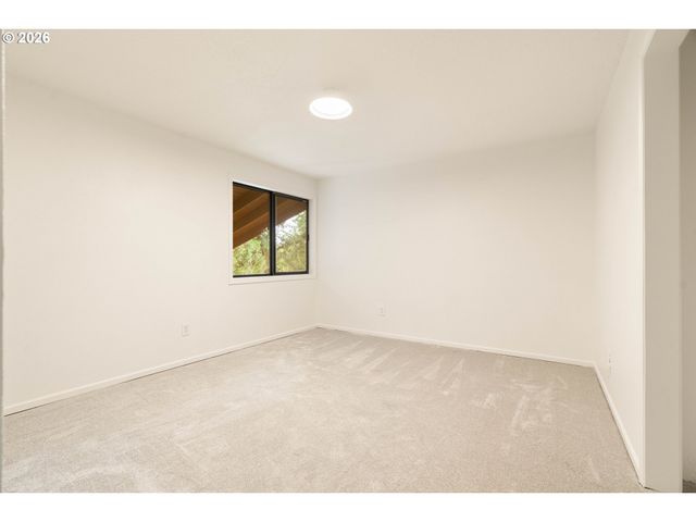 1431 KILLARNEY Dr, West Linn, OR 97068