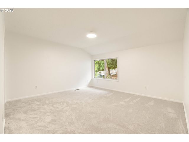 1431 KILLARNEY Dr, West Linn, OR 97068