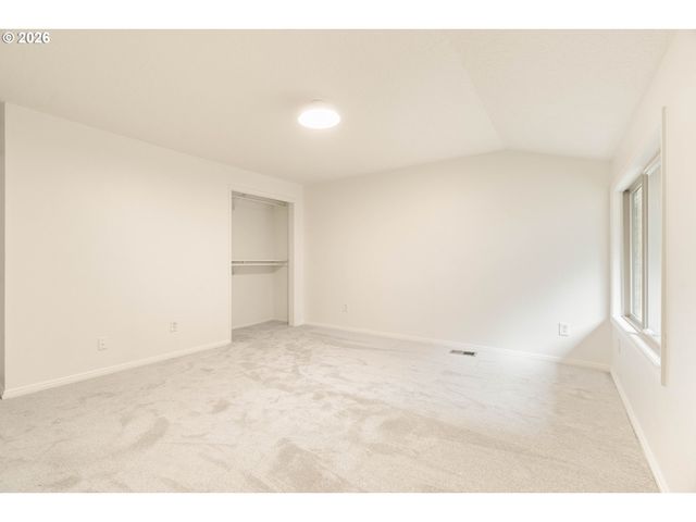 1431 KILLARNEY Dr, West Linn, OR 97068