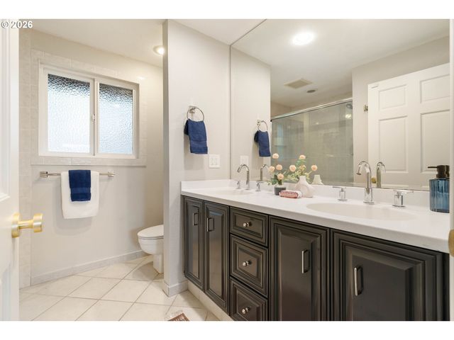 1431 KILLARNEY Dr, West Linn, OR 97068