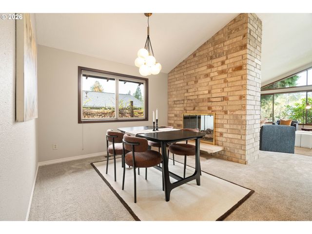 1431 KILLARNEY Dr, West Linn, OR 97068