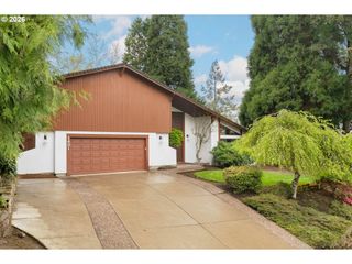 1431 KILLARNEY Dr, West Linn, OR 97068