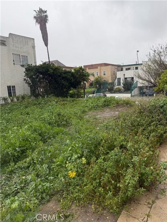 214 S Carondelet, Los Angeles, CA 90057