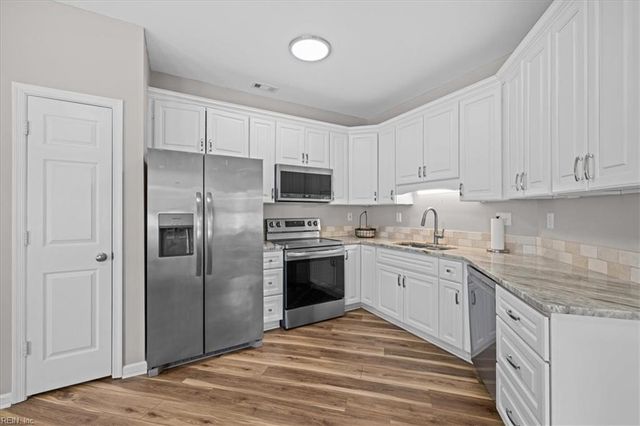 801 Elon CT, Chesapeake, VA 23322