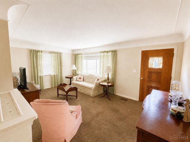 33 Imbler Drive, Cincinnati, OH 45218