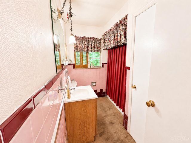 33 Imbler Drive, Cincinnati, OH 45218