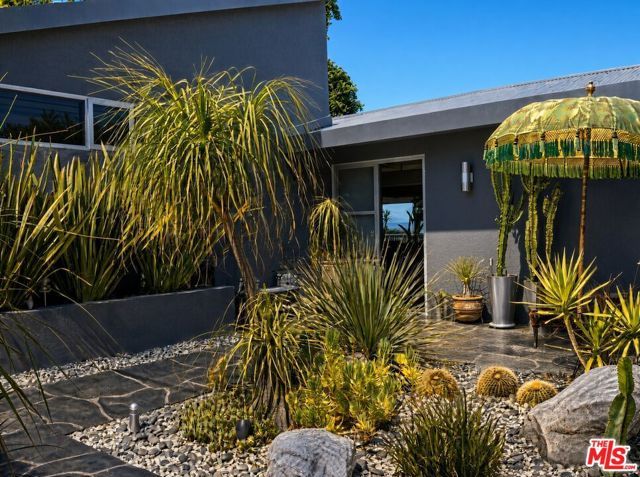 8147 Mulholland Terrace, Los Angeles, CA 90046