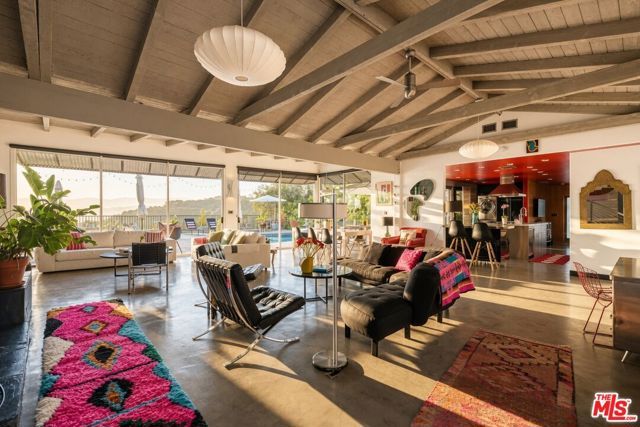 8147 Mulholland Terrace, Los Angeles, CA 90046