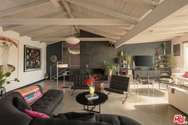 8147 Mulholland Terrace, Los Angeles, CA 90046
