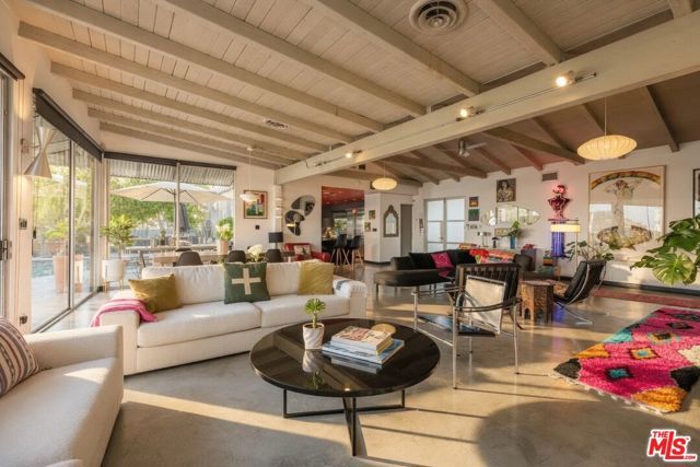 8147 Mulholland Terrace, Los Angeles, CA 90046