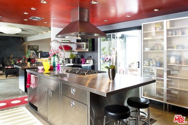 8147 Mulholland Terrace, Los Angeles, CA 90046