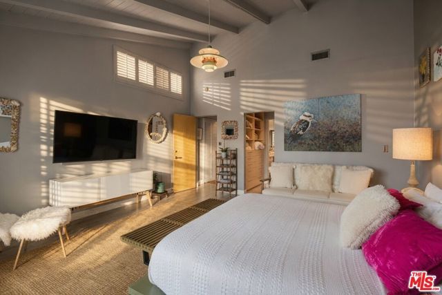 8147 Mulholland Terrace, Los Angeles, CA 90046