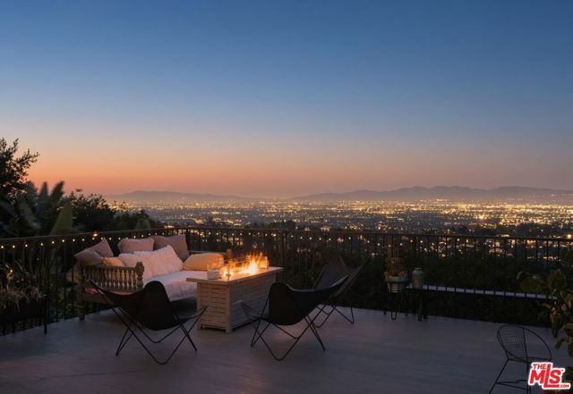 8147 Mulholland Terrace, Los Angeles, CA 90046