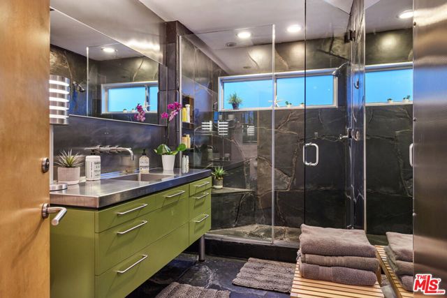 8147 Mulholland Terrace, Los Angeles, CA 90046