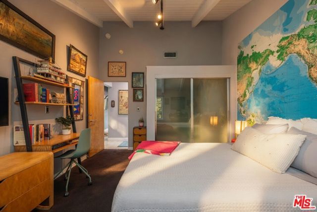 8147 Mulholland Terrace, Los Angeles, CA 90046