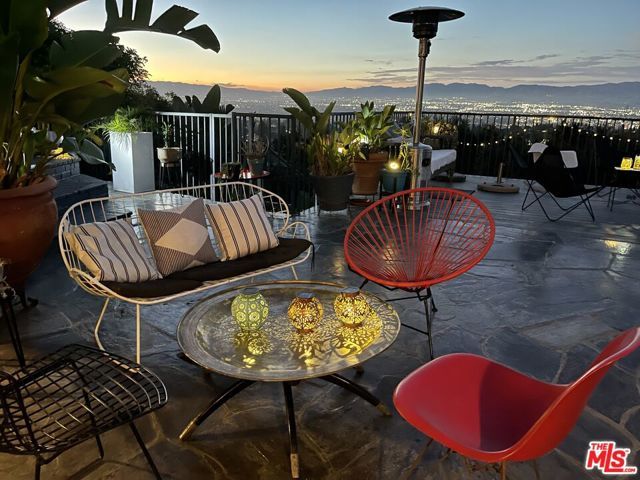8147 Mulholland Terrace, Los Angeles, CA 90046