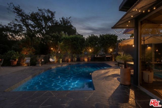 8147 Mulholland Terrace, Los Angeles, CA 90046