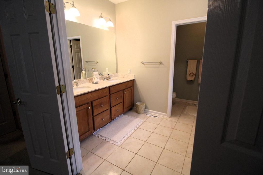Image 13 of property listing at 25392 CLUB CIR, Quantico, MD 21856
