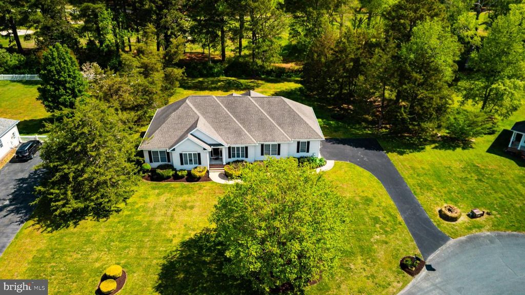 Image 3 of property listing at 25392 CLUB CIR, Quantico, MD 21856