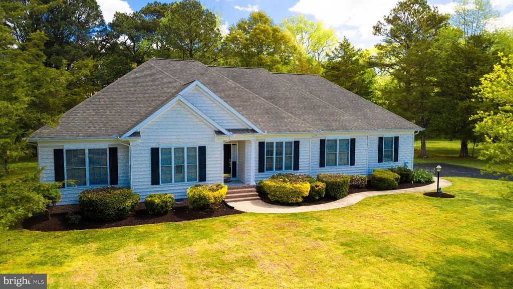 Image 52 of property listing at 25392 CLUB CIR, Quantico, MD 21856