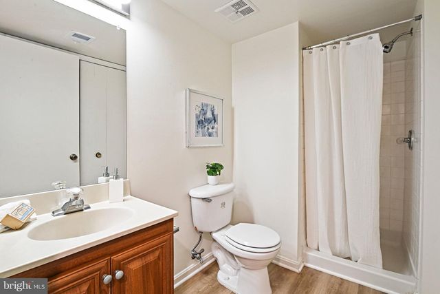 2762 STONE HOLLOW DR, Vienna, VA 22180