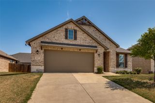 807 Woodcrest Drive, Ennis, TX 75119