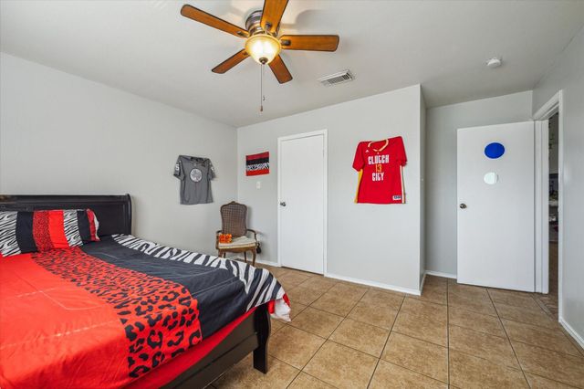 3718 Sealy Street, Galveston, TX 77550