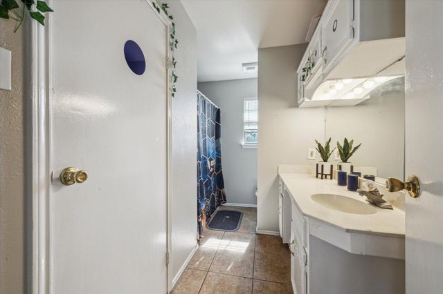 3718 Sealy Street, Galveston, TX 77550
