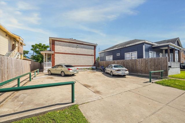 3718 Sealy Street, Galveston, TX 77550