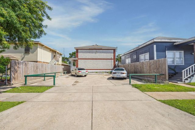 3718 Sealy Street, Galveston, TX 77550