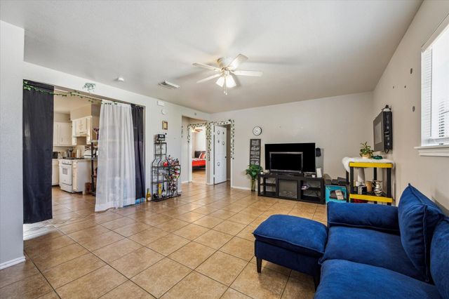 3718 Sealy Street, Galveston, TX 77550