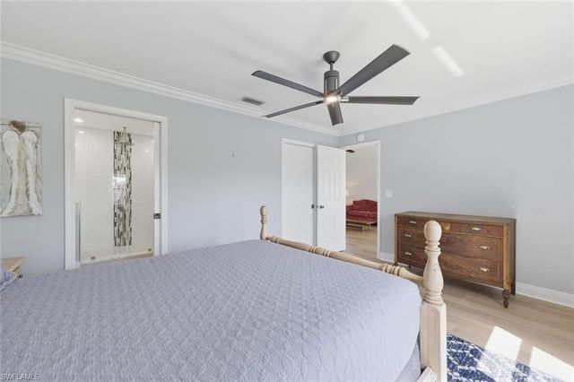 9844 Luna CIR # 201D, Naples, FL 34109