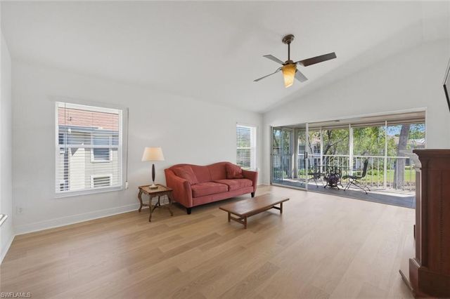 9844 Luna CIR # 201D, Naples, FL 34109