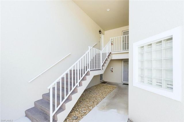 9844 Luna CIR # 201D, Naples, FL 34109