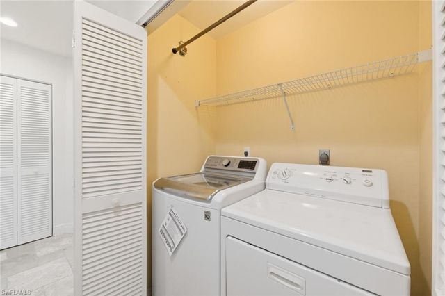 9844 Luna CIR # 201D, Naples, FL 34109