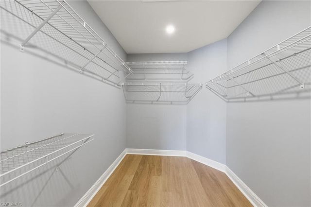 9844 Luna CIR # 201D, Naples, FL 34109