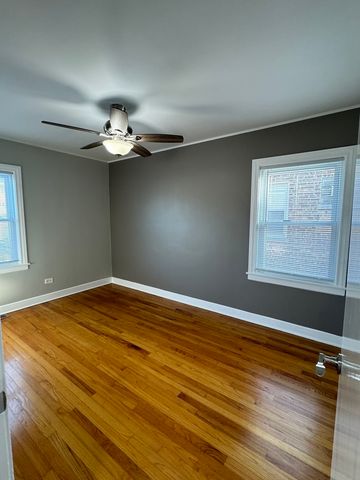 5623 S Nagle Avenue, Chicago, IL 60638