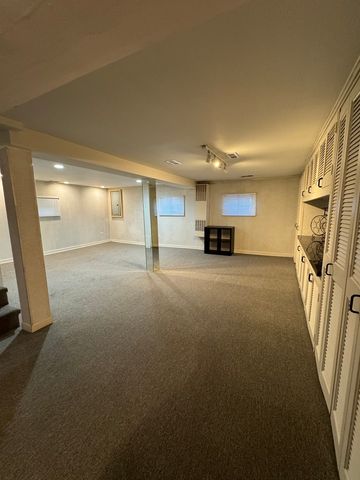 5623 S Nagle Avenue, Chicago, IL 60638
