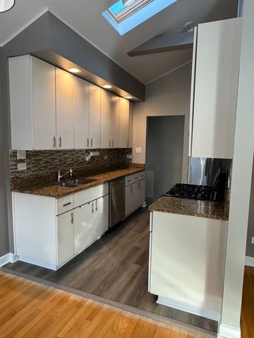 5623 S Nagle Avenue, Chicago, IL 60638