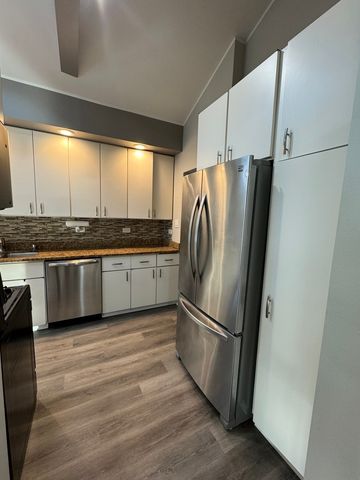5623 S Nagle Avenue, Chicago, IL 60638