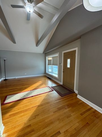 5623 S Nagle Avenue, Chicago, IL 60638