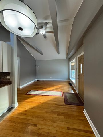 5623 S Nagle Avenue, Chicago, IL 60638