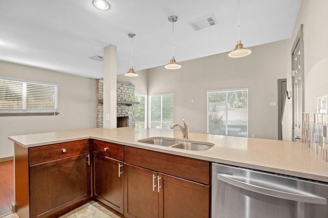 1506 Rockdale CIR A, Austin, TX 78704