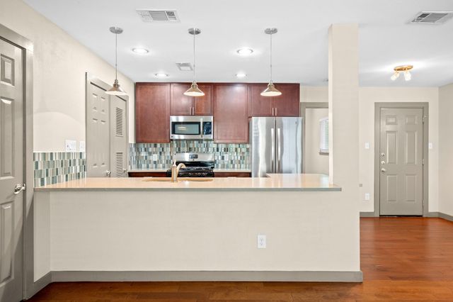 1506 Rockdale CIR A, Austin, TX 78704