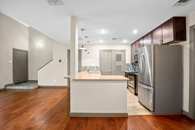 1506 Rockdale CIR A, Austin, TX 78704