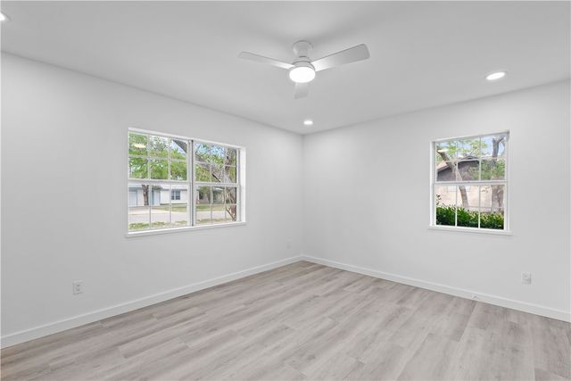 1907 Johnson Ave, Rockport, TX 78382