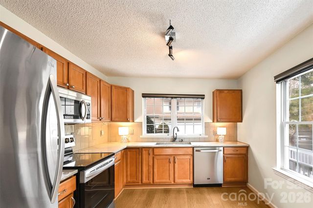 30 Grist Mill Drive, Hendersonville, NC 28739