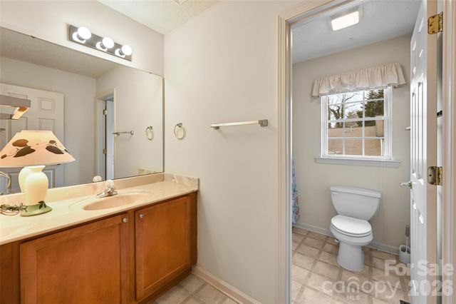 30 Grist Mill Drive, Hendersonville, NC 28739